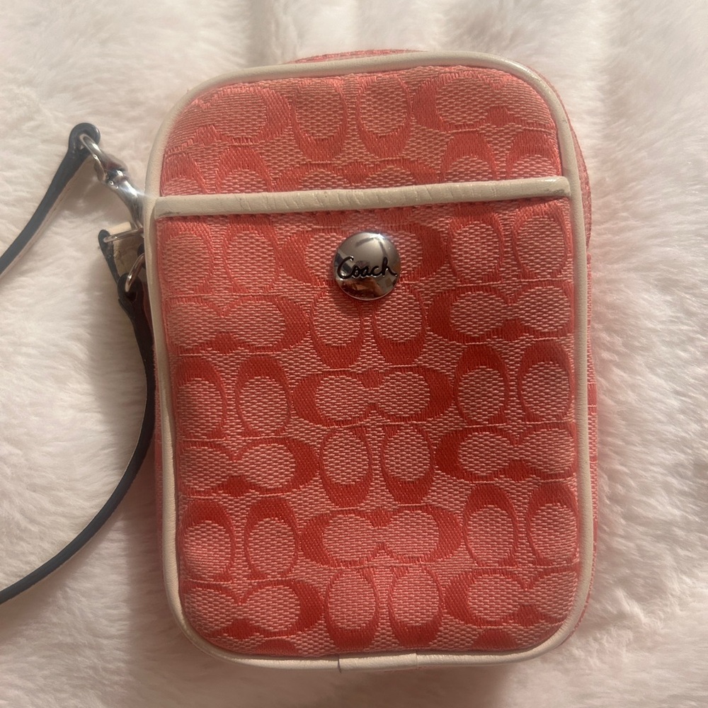 Y2K Coach light pink with Cream Trim pouch